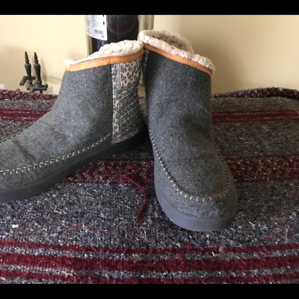 Sanuk Bootah booties!